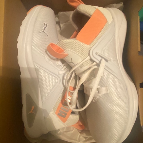 Coral(Pink) & White Puma Runners ..
Size 5.5Y or 7 Women’s - Picture 2 of 3